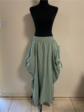 Thaluta Skirt Women’s OSFM Sage Alaina Maxi Skirt Cargo pockets Lagen Style